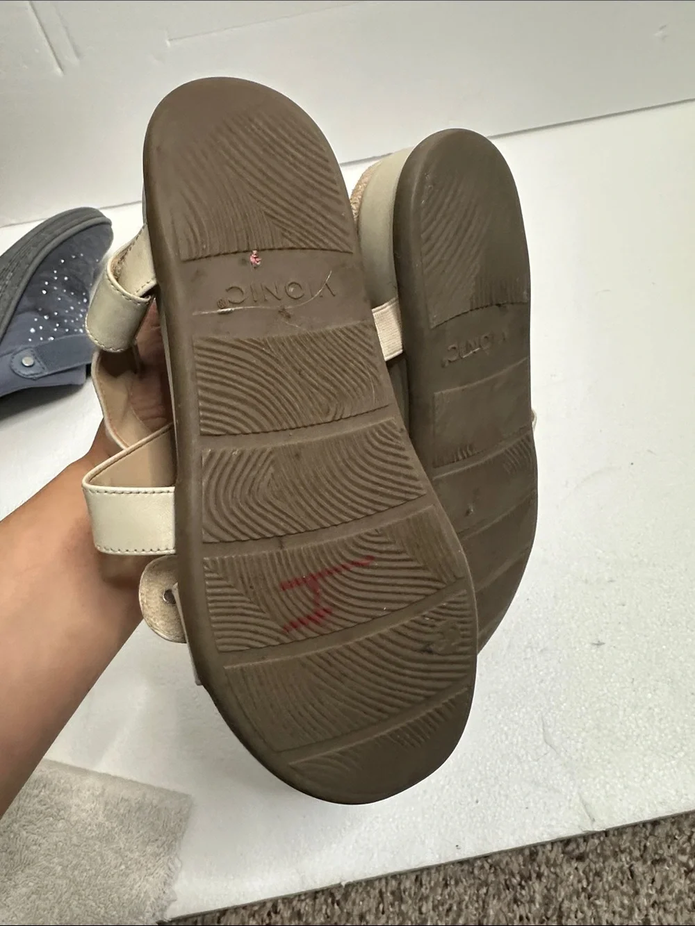 Vionic beige Comfort Strappy Sandal in Light Beige -size 6.5